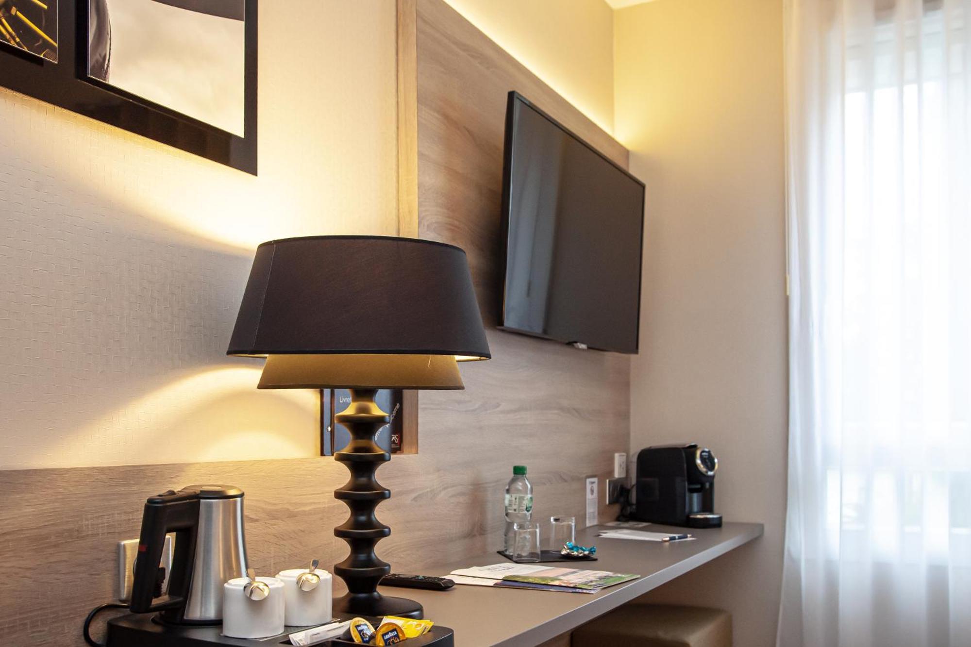 Logis Hotel Relais Saint Jacques - Chateauroux Deols Ngoại thất bức ảnh