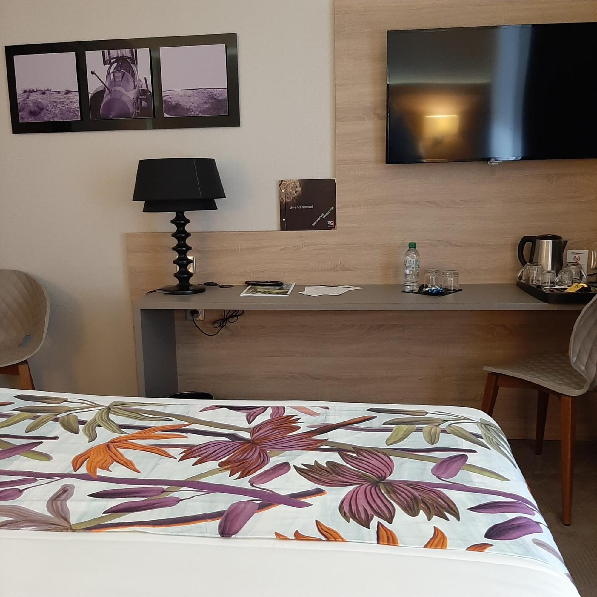 Logis Hotel Relais Saint Jacques - Chateauroux Deols Ngoại thất bức ảnh